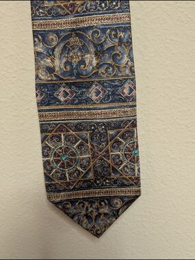 Cambridge Classics Tie Navy Blue Ornate Medallion 100% Silk Vintage Wide